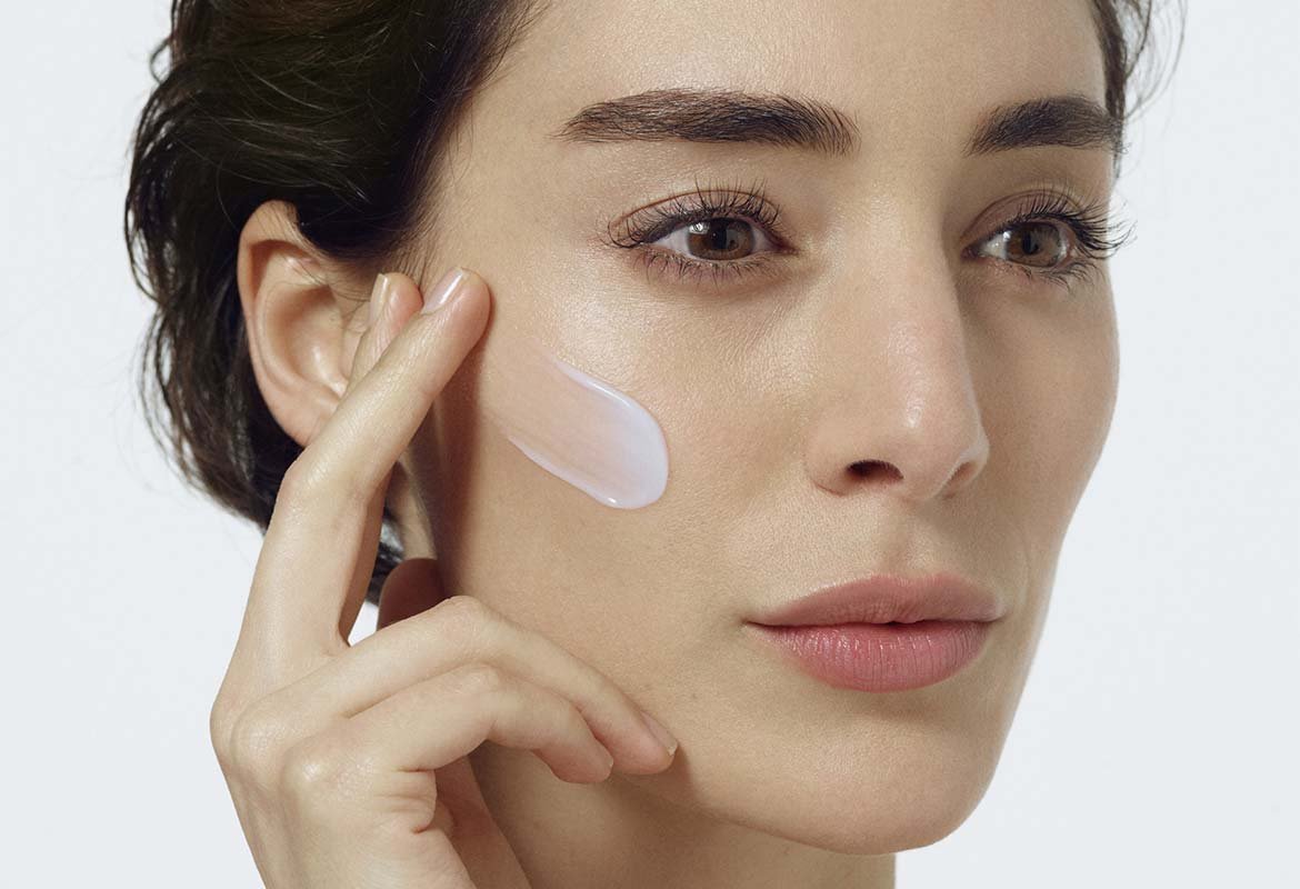 ¿Dudas con el orden de aplicación de tus cremas? En último lugar siempre tiene que ir tu crema de día o de noche.